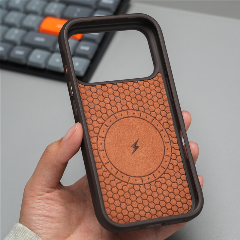 Original Geometric Tech Woven  - đánh giá và giá Tech Accessories Hard Case