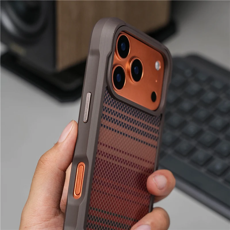 Original Geometric Tech Woven  - đánh giá và giá Tech Accessories Hard Case